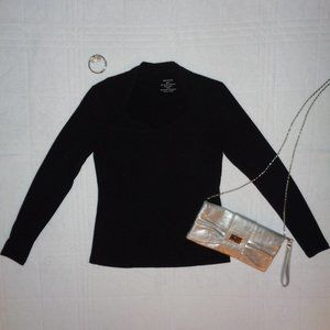 💗 3/$25 Black long sleeve top
